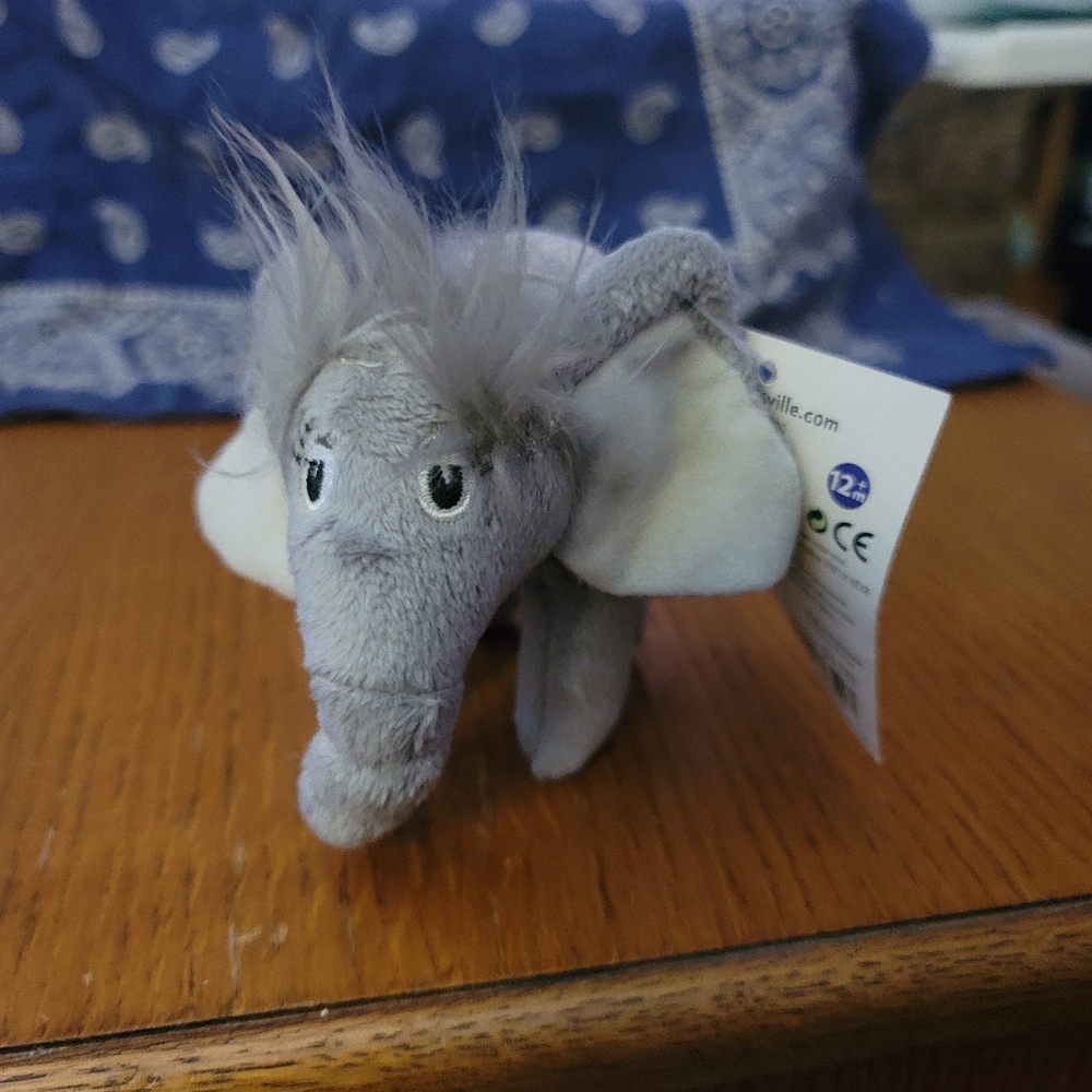 HORTON HEARS A WHO ELEPHANT PLUSH- RARE FROM BLOCKBUSTER